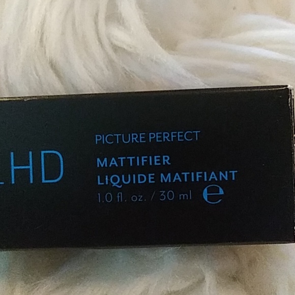 **HOST PICK** PICTURE PERFECT PRIMER HD - Picture 2 of 3